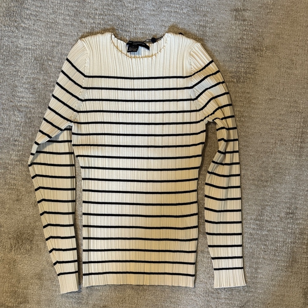 Chic French Connection Ribbed Top – Size Large. Beige and Black NWT